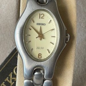 Seiko lady battery water resistant 5bar stainless steel